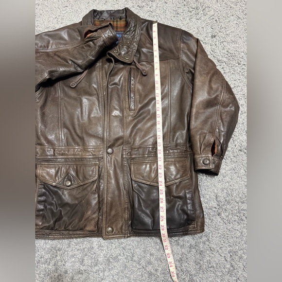 Vintage Members Only Leather Jacket. - Picture 3 of 16